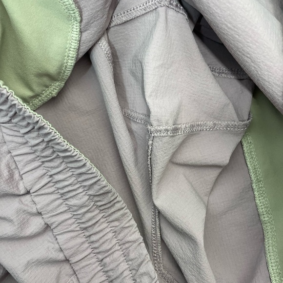 Lululemon Bowline Short Dusty Rose Large P611 - Picture 6 of 9